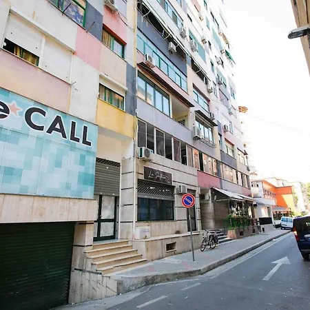 アパート Yellow ティラナ