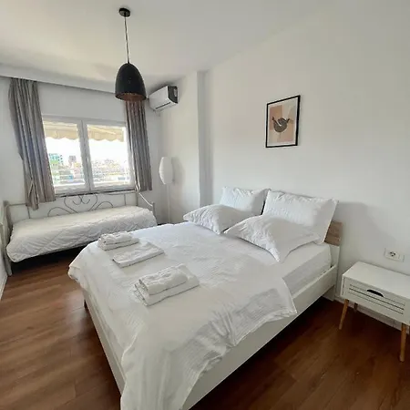Apartment Yellow *