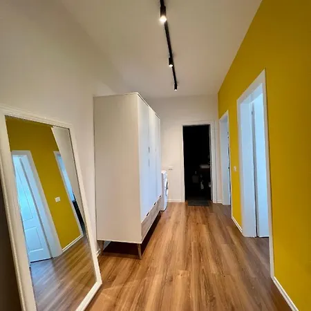 דירה Yellow